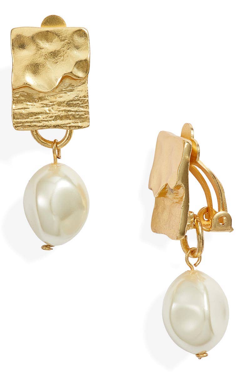 Rectangular clip on earrings with pearl drop: Gold