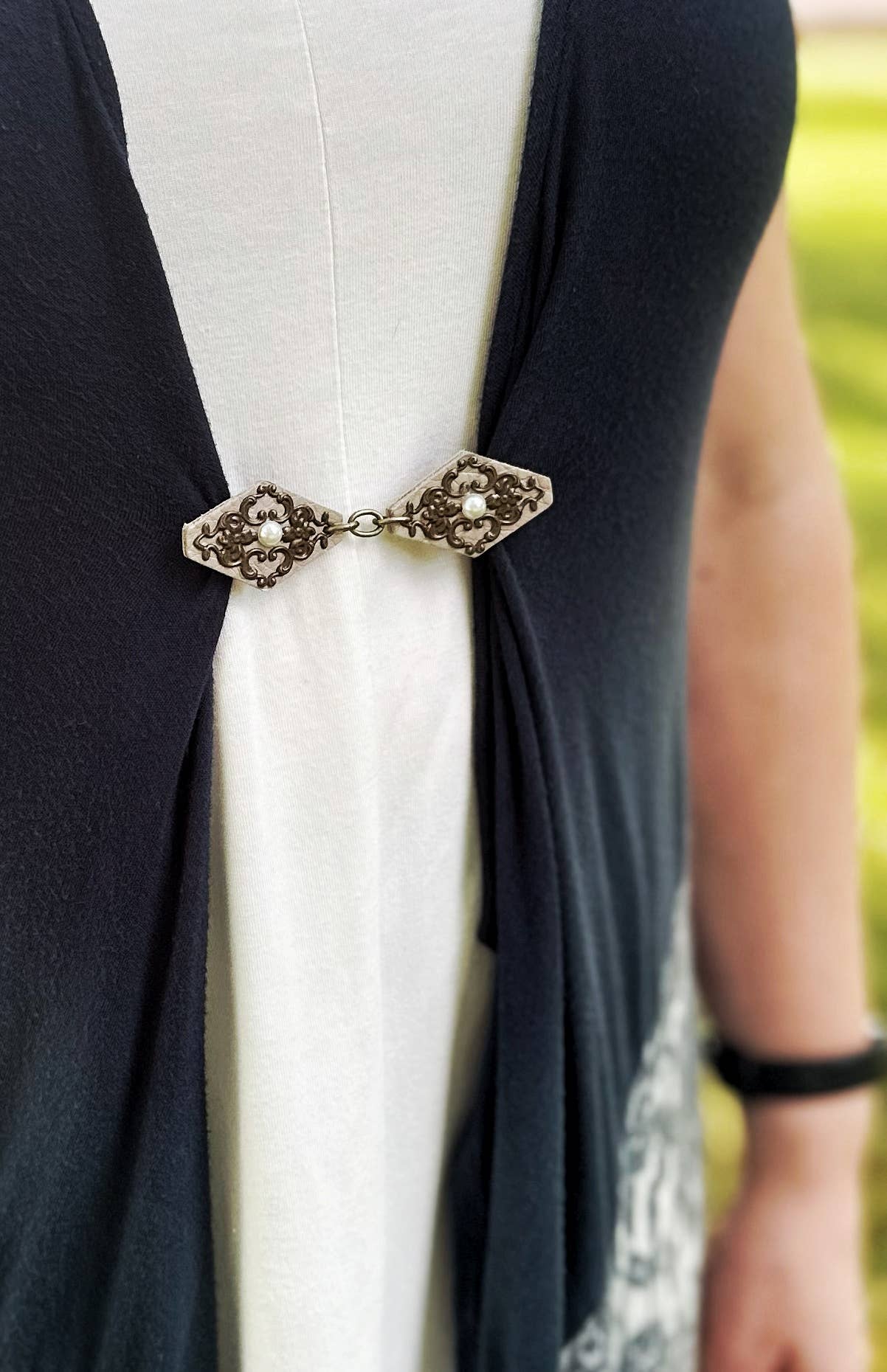 Bronze on Champagne Romantic KardiKlip