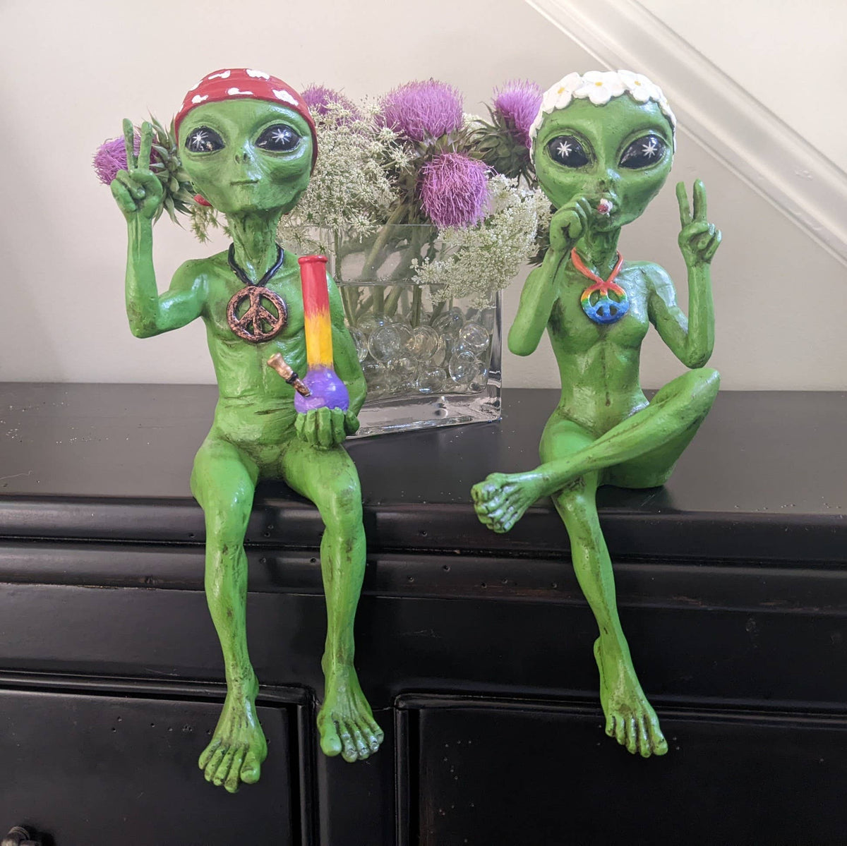 “Hippie and Stoner” 10 Inch H Alien Shelf Sitter Statues
