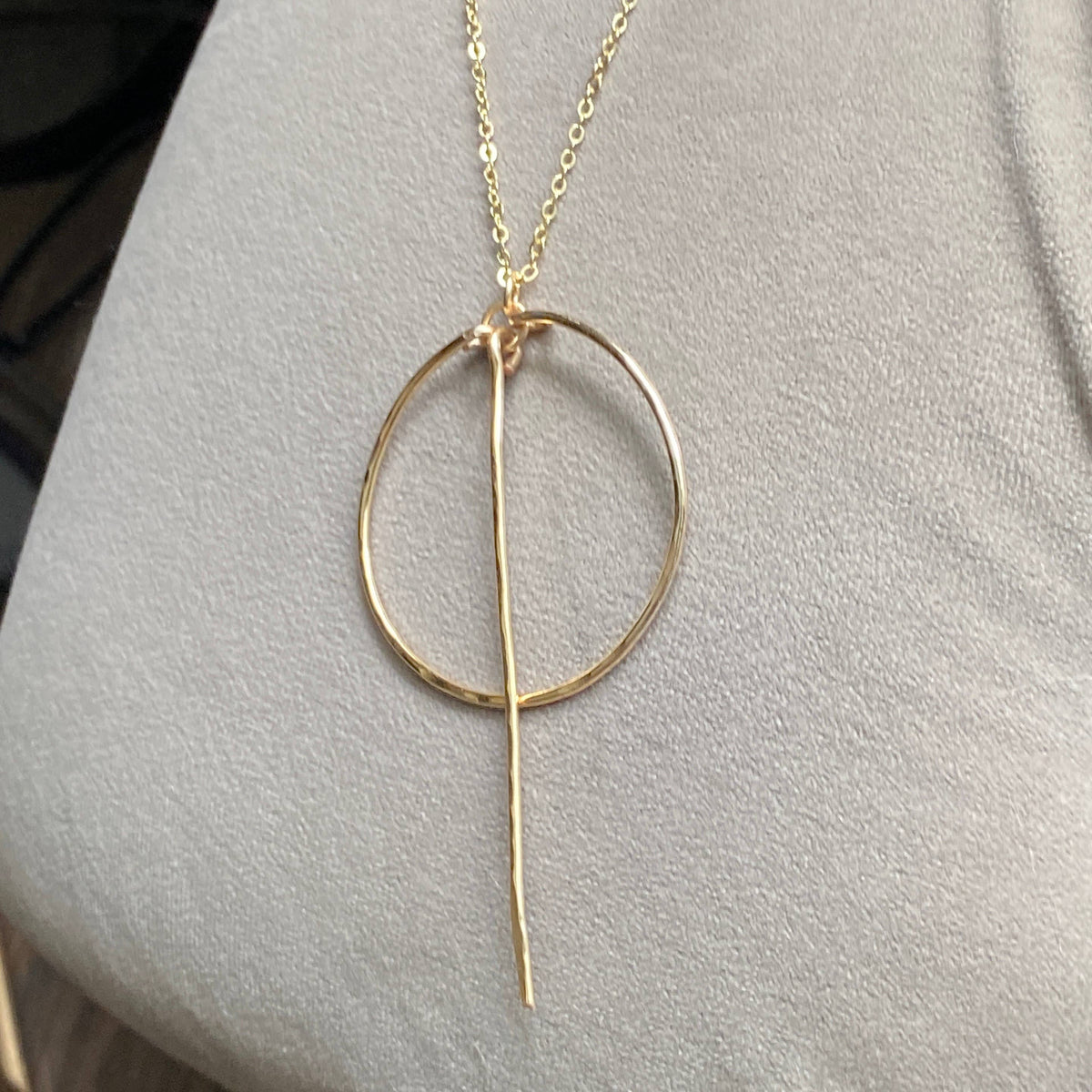 Gold - Hoop Necklace Bar Hammered Metal Handmade: Gold Metal