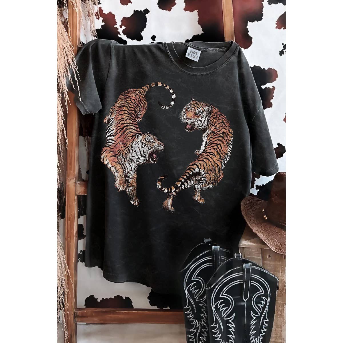 TIGERS PRINT MINERAL GRAPHIC TEE