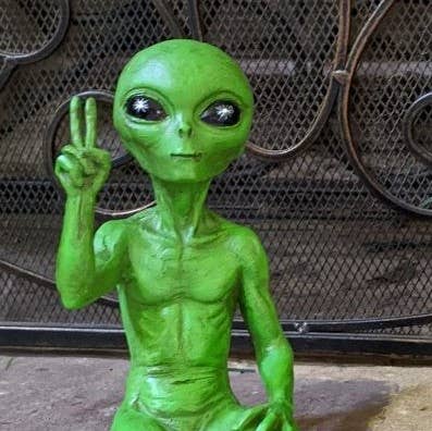 Alien Ledge Loungers “Peace &amp; Quiet” 10″ H Figurine Set