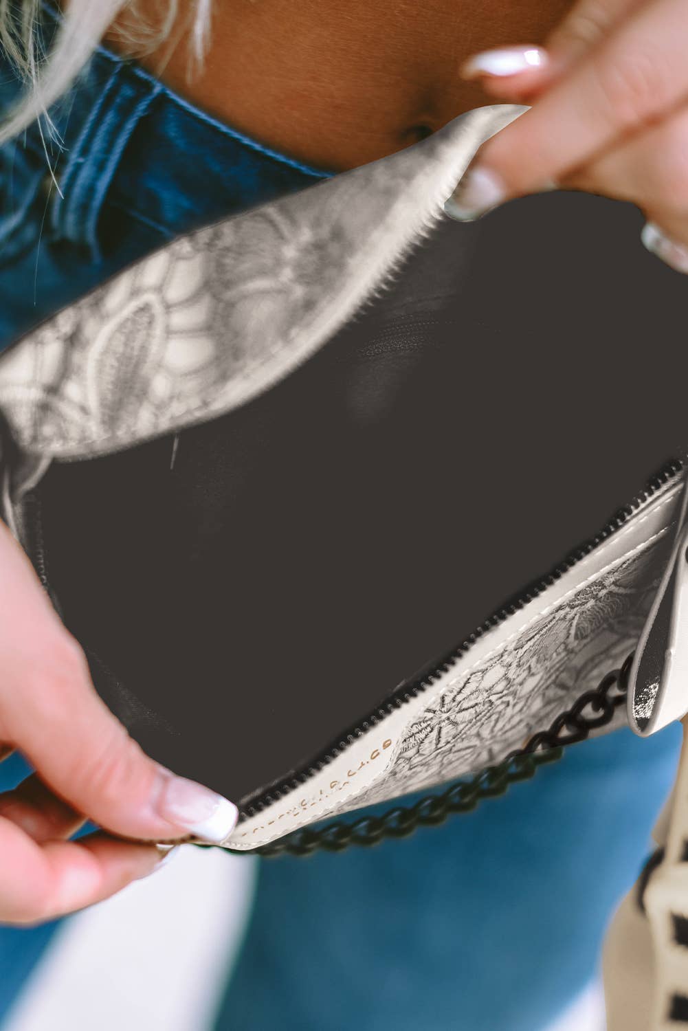 Colorblock Strap Chain Shoulder Bag With Coin Purse: White