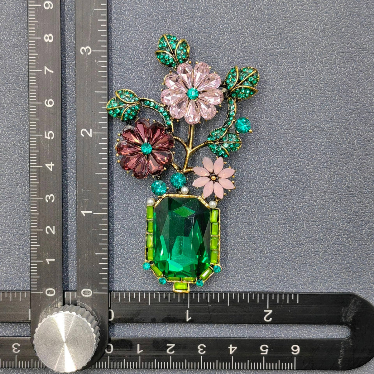 Inlaid Glass &amp; Rhinestone Flower Shape Vintage Brooch