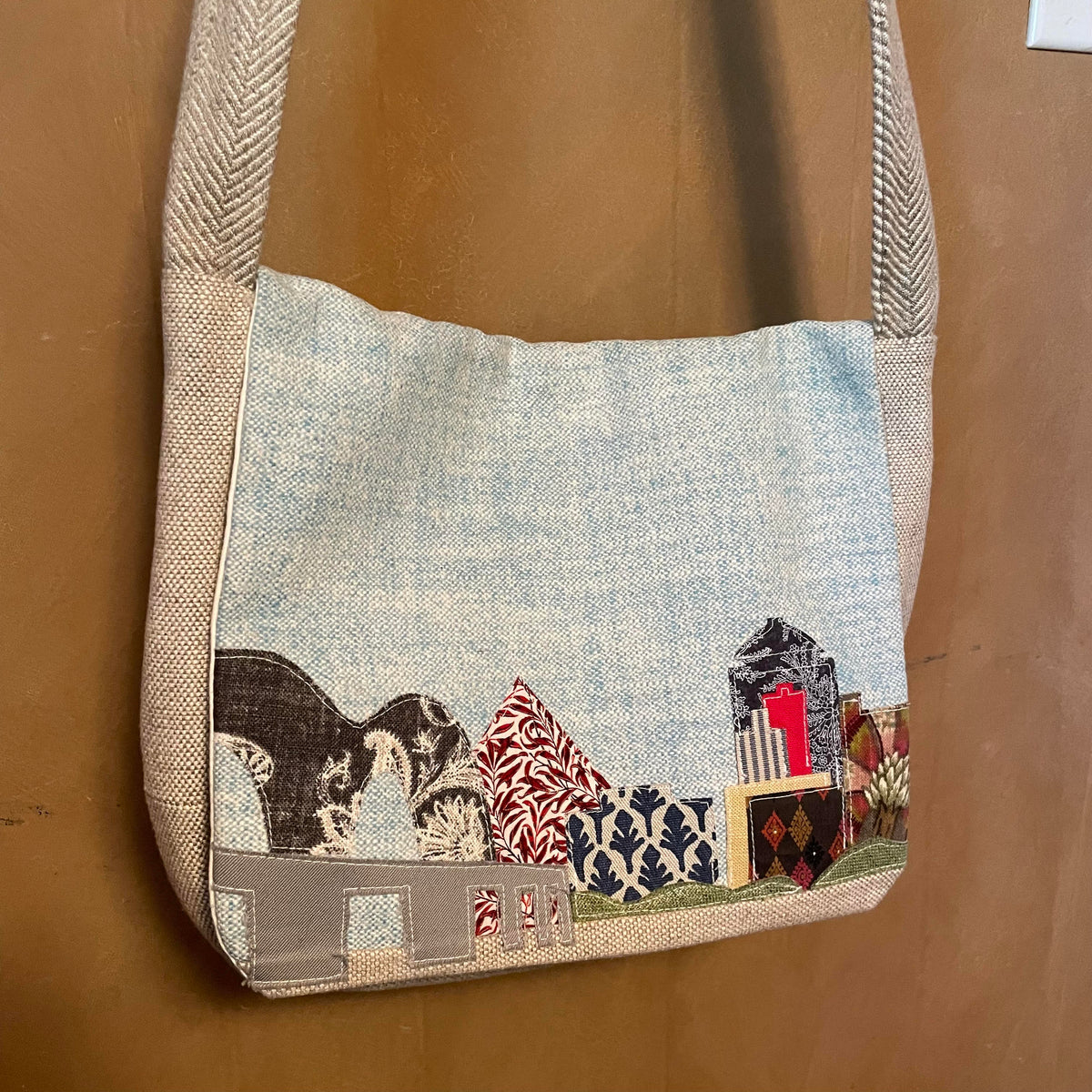 Memphis Skyline Messenger Bag: Local Artist AnnaMade Designs