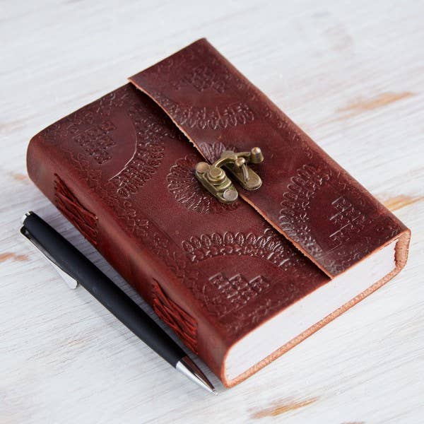 Handcrafted Medium Embossed Leather Journal Notebook: Embossed