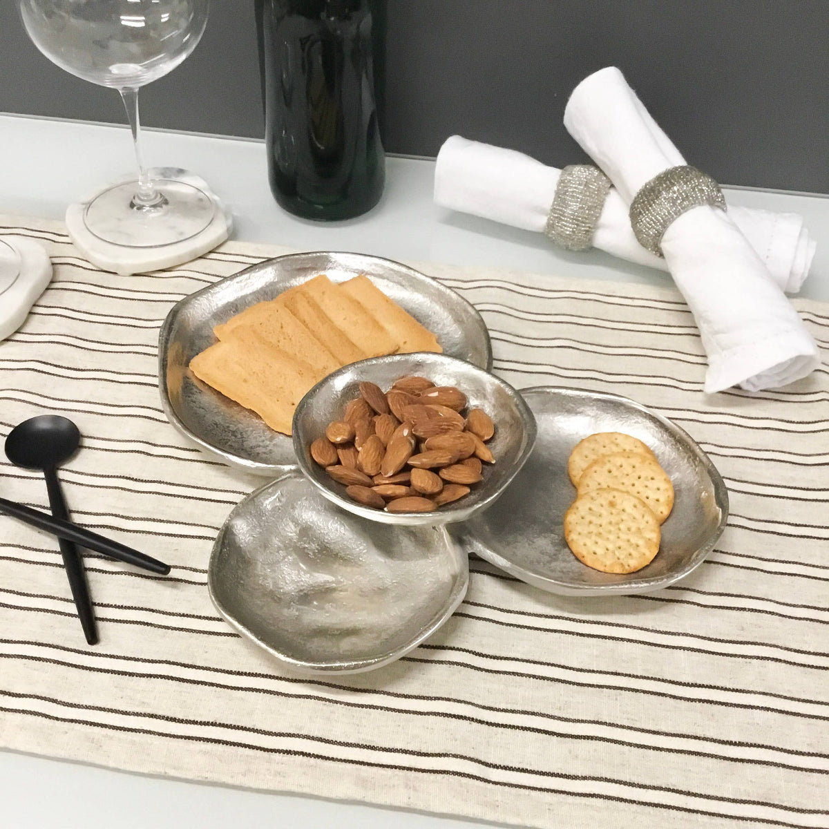 Silver Textured 4-Plate Cluster Dish