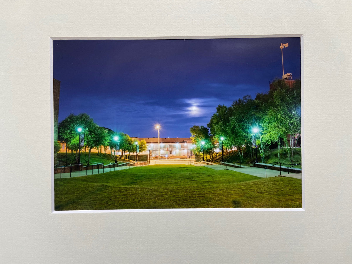 114 Room 306 PHOTOGRAPH by Mike Baber