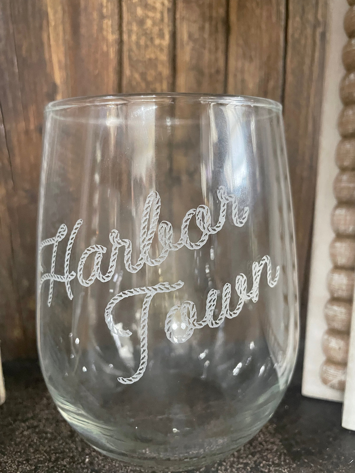 Harbor Town Wine Glass